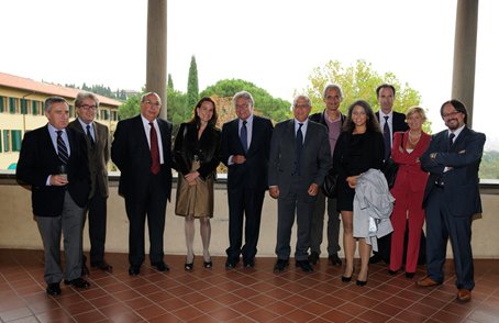 Felipe Gonz&aacute;lez M&aacute;rquez and some members of the EUI Spanish community