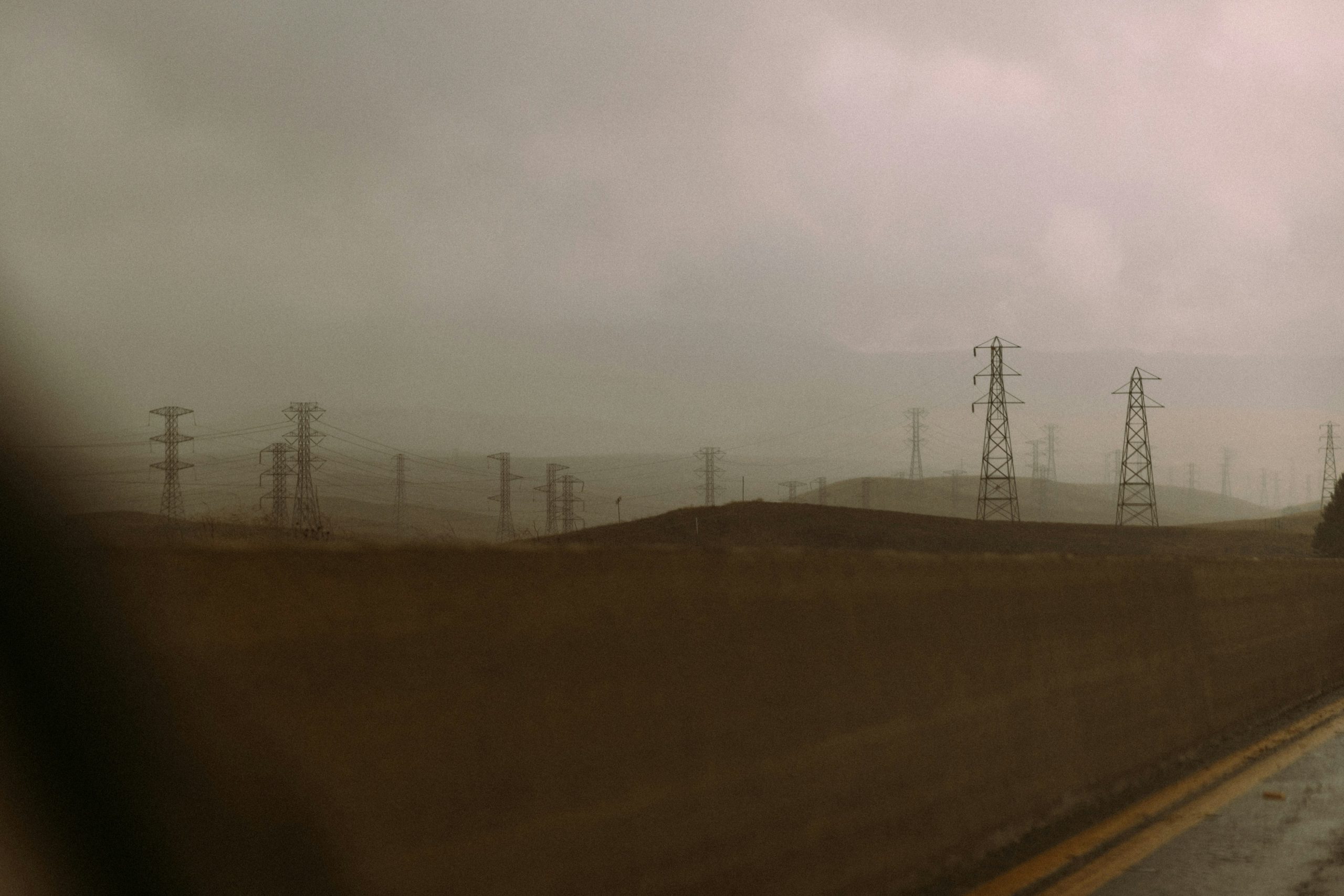 Dust to dust: How natural air pollution induces work accidents