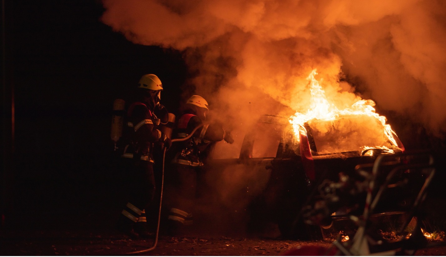 Fighting fire with fire : Countering political populism