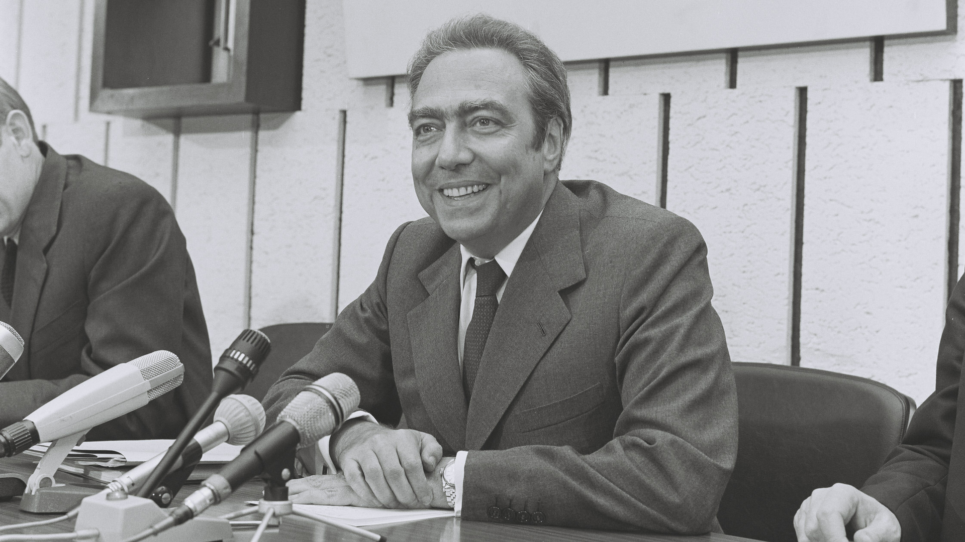 François-Xavier Ortoli in a press conference, 1975
