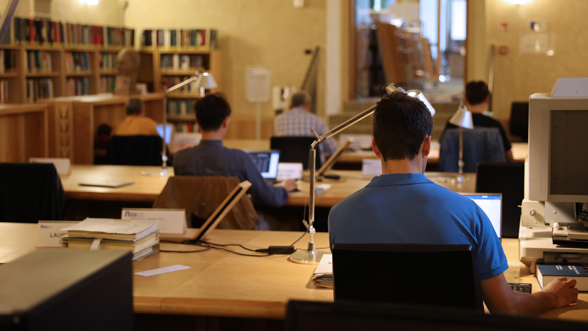 haeu-reading-room-from-back