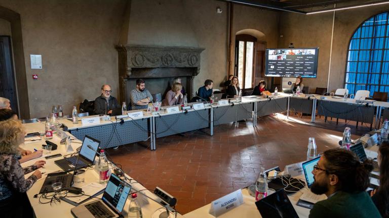 Room with people event