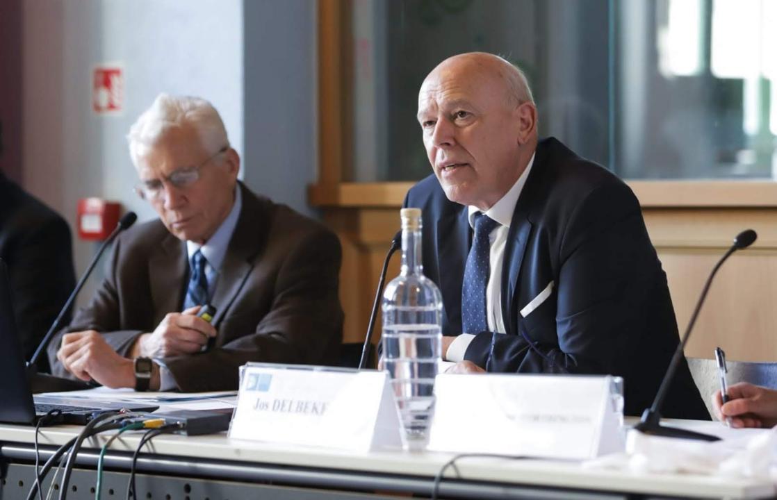 STG-EIB-Climate-Chair