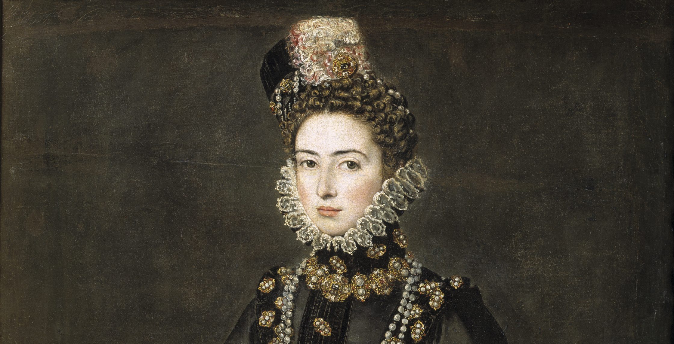 Feathers and the making of luxury experiences at the early modern Spanish court