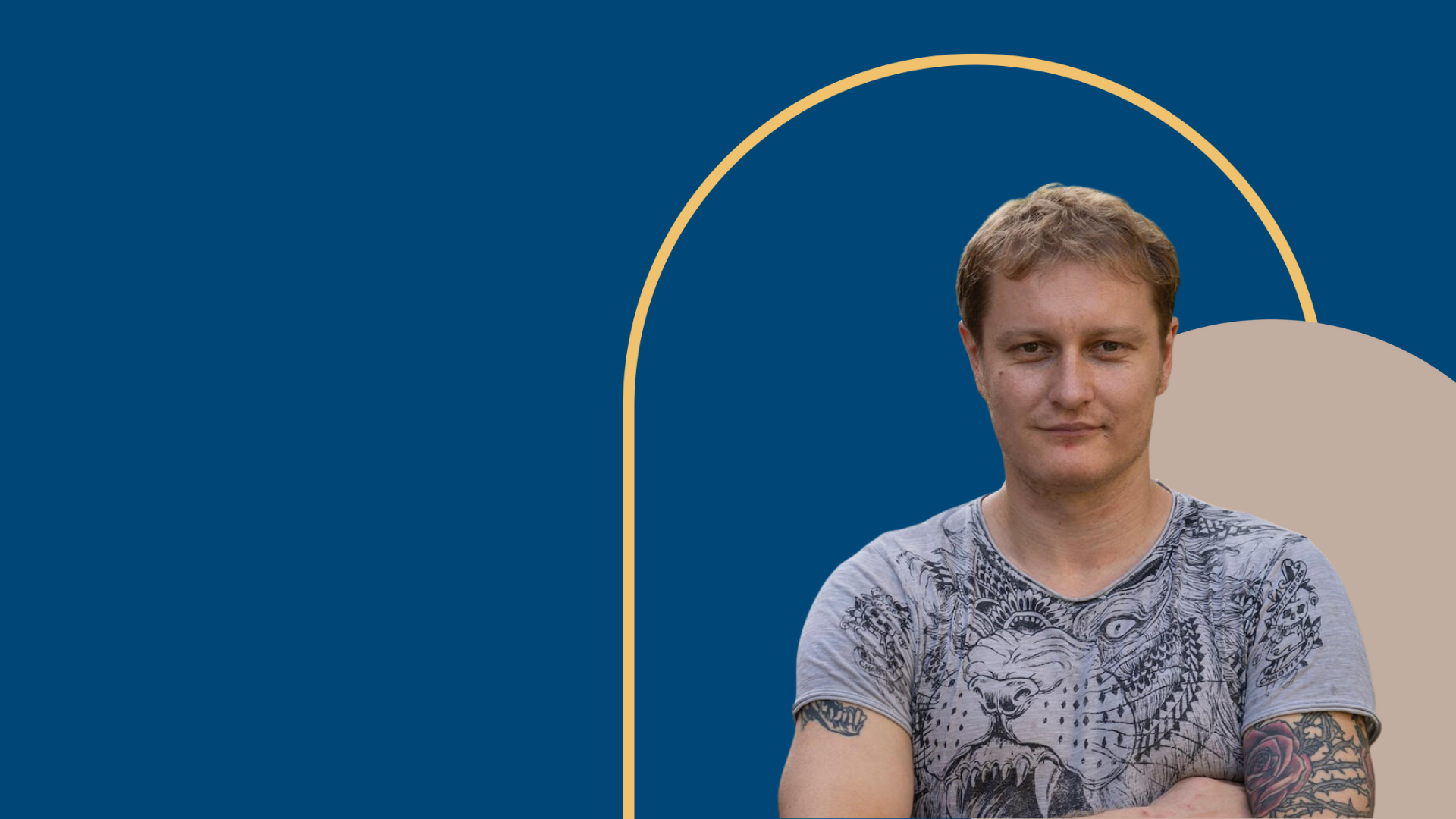 Photo of Max Weber Fellow Andres Reiljan with crossed arms in a blue background with beige arches that follow the EUI brand identity