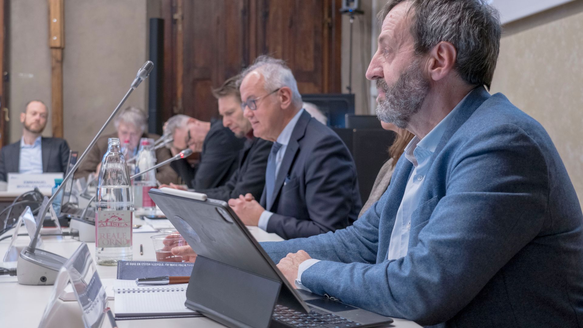 Lessons from the Euro First 25 Years