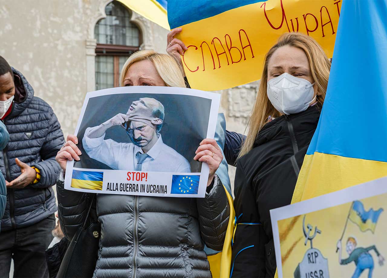 Protest-in-Italy-for-Ukraine