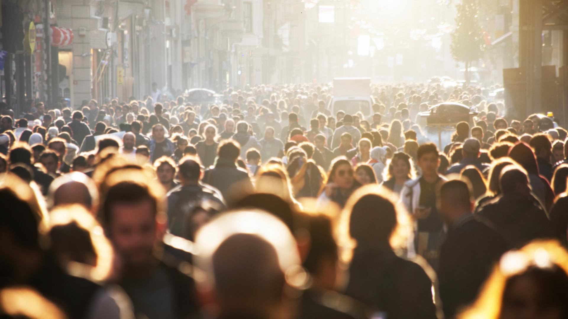 Research-R4R Covid Summit crowd image