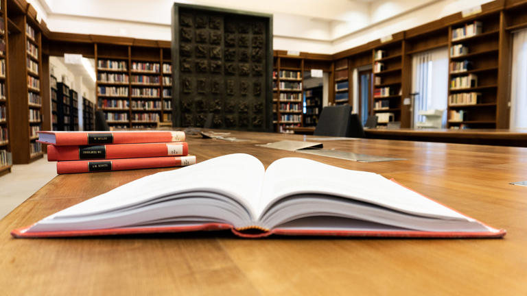 Thesis on Library table