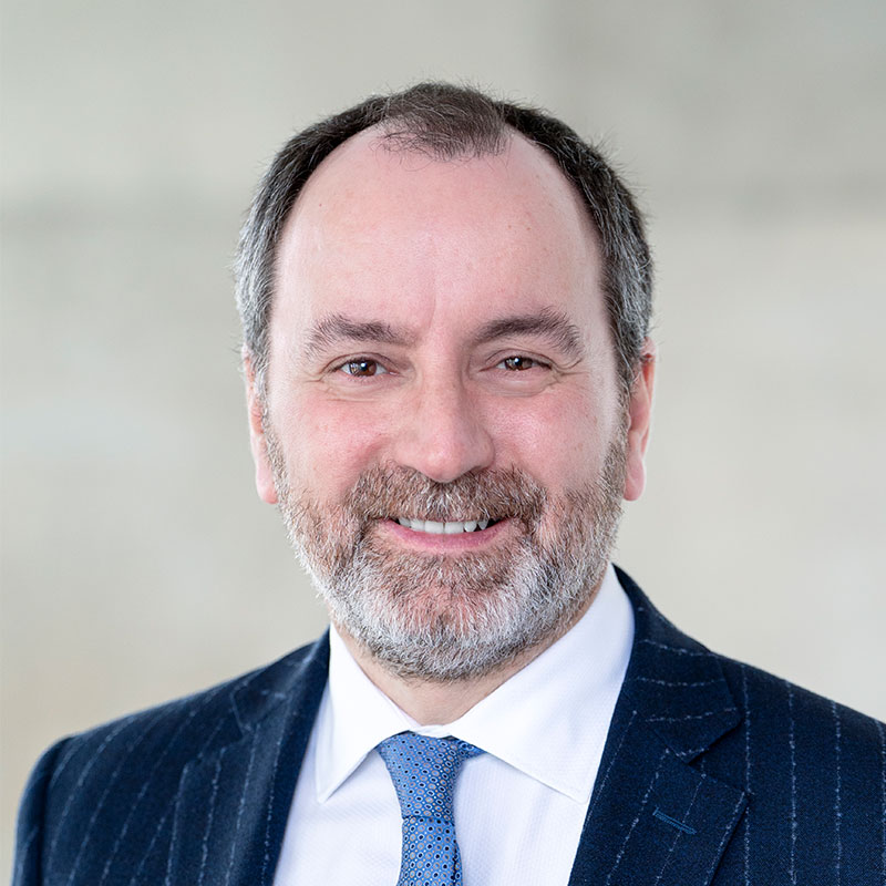 Portrait picture of Andrés Rodriguez-Pose