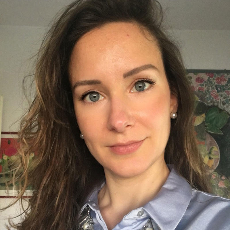 Portrait picture of Dr. Carla Comacchio