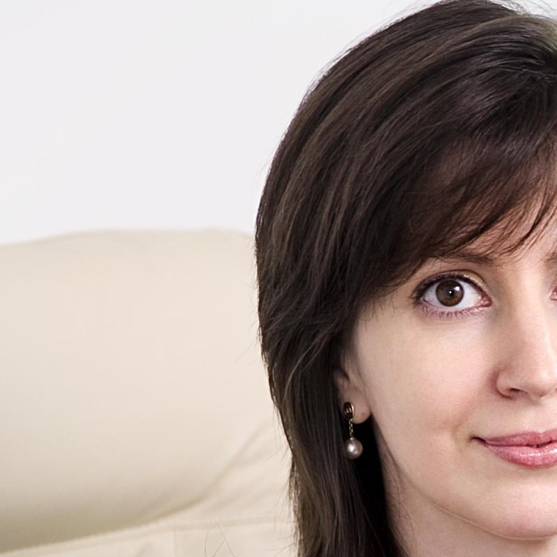 Portrait picture of Adriana Almășan