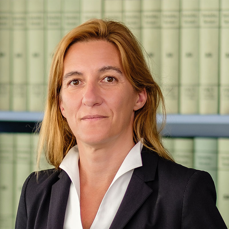 Portrait picture of Christiane Hölz