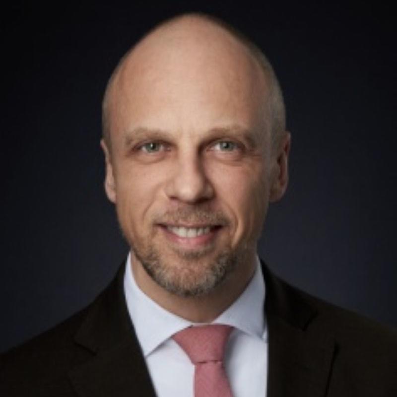 Portrait picture of Dominik Kopiński