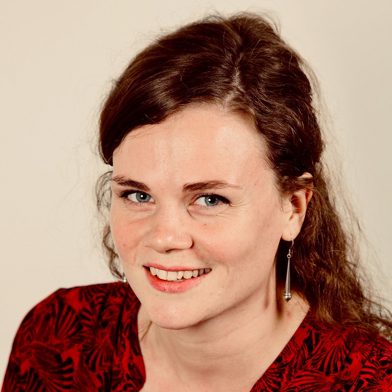 Portrait picture of Eleanor Knott