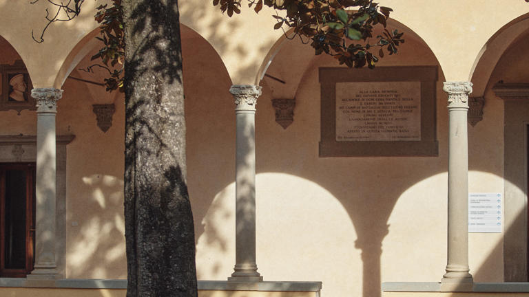badia-fiesolana-cloister-picture