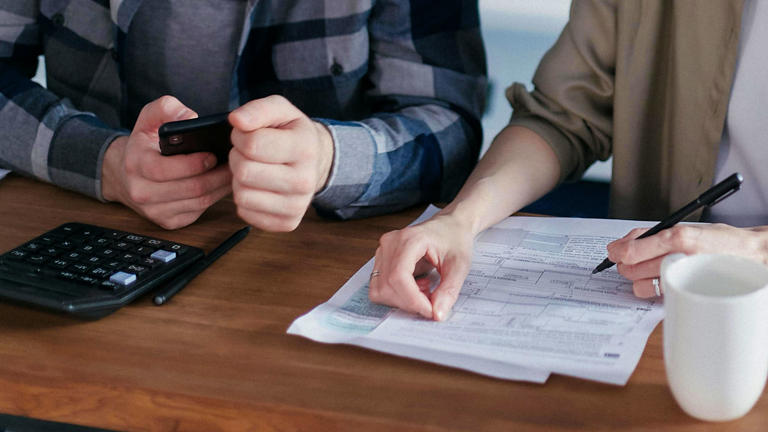 signing-documents-and-calculating-budget