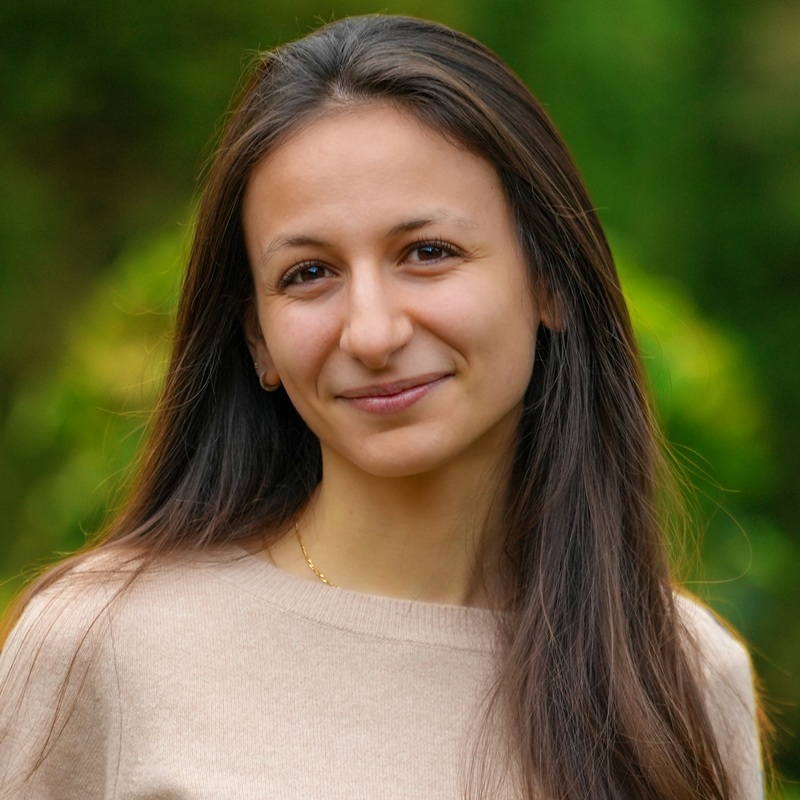 Portrait picture of Alessandra Porcari