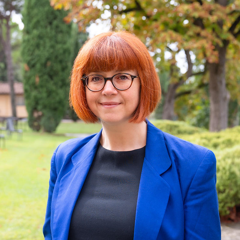 Portrait picture of Alexia Yates