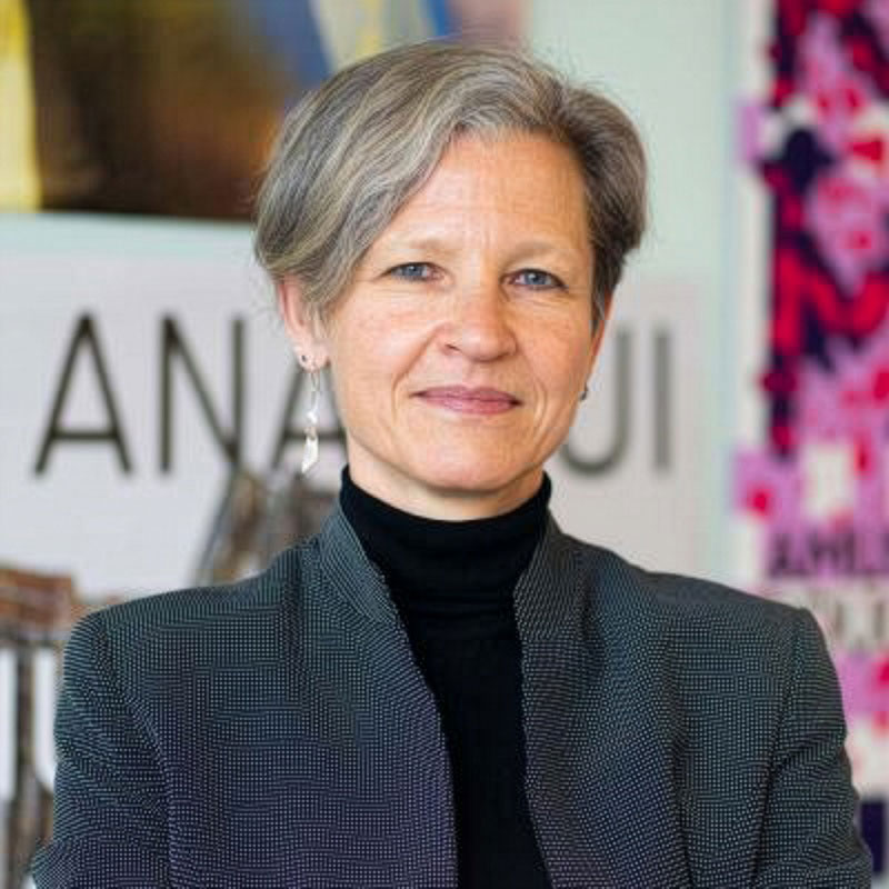 Portrait picture of Anna Leander
