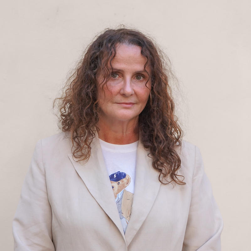 Portrait picture of Anna Ozga