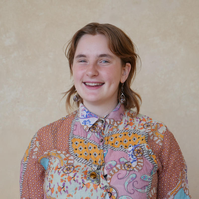 Portrait picture of Chloe Suiter Holmes