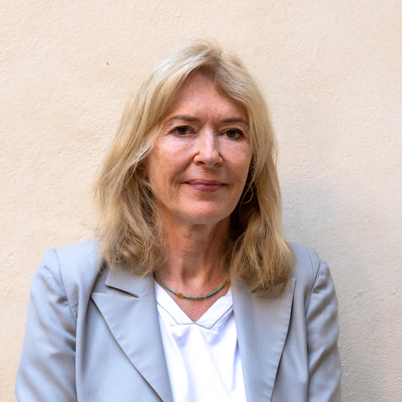Portrait picture of Deirdre Curtin
