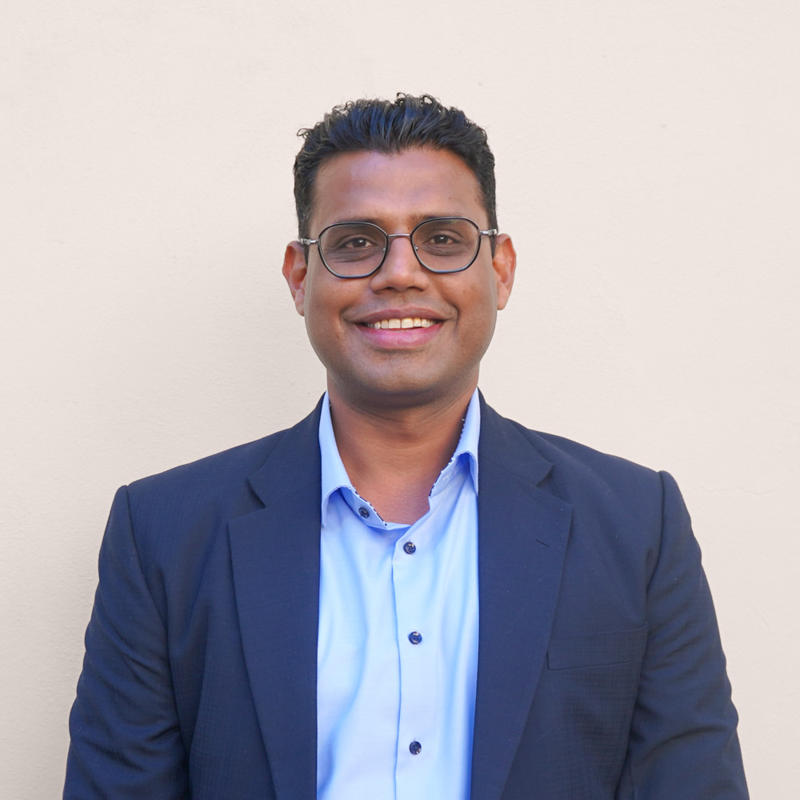 Portrait picture of Dipesh Khardia