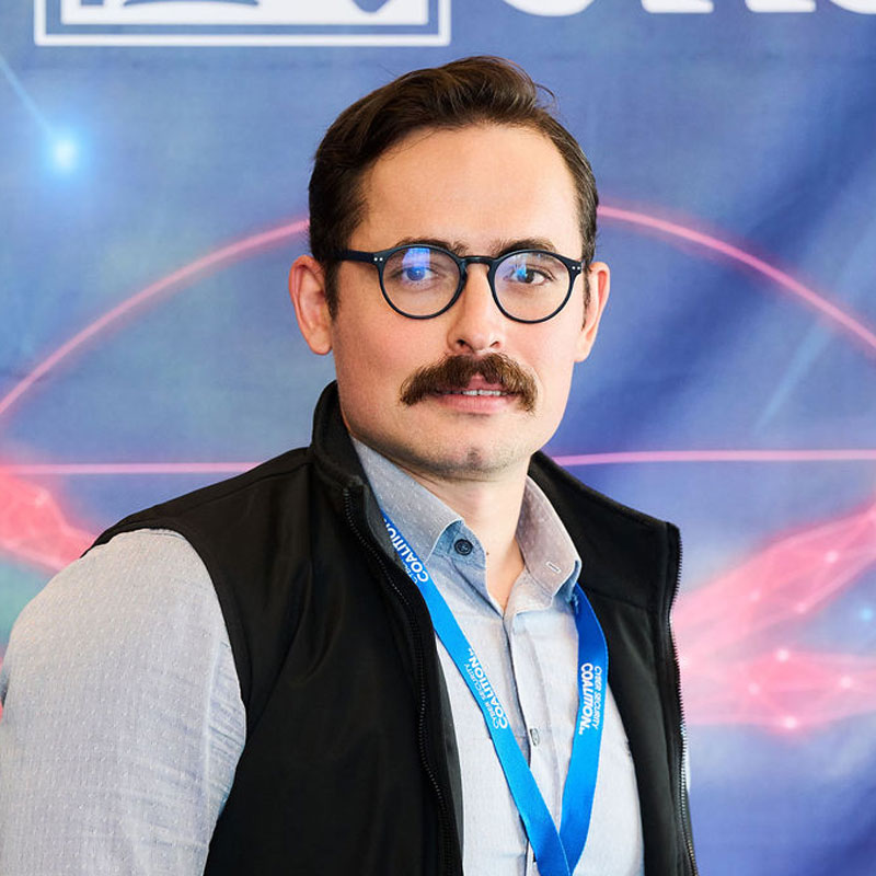 Portrait picture of Eyup Kun
