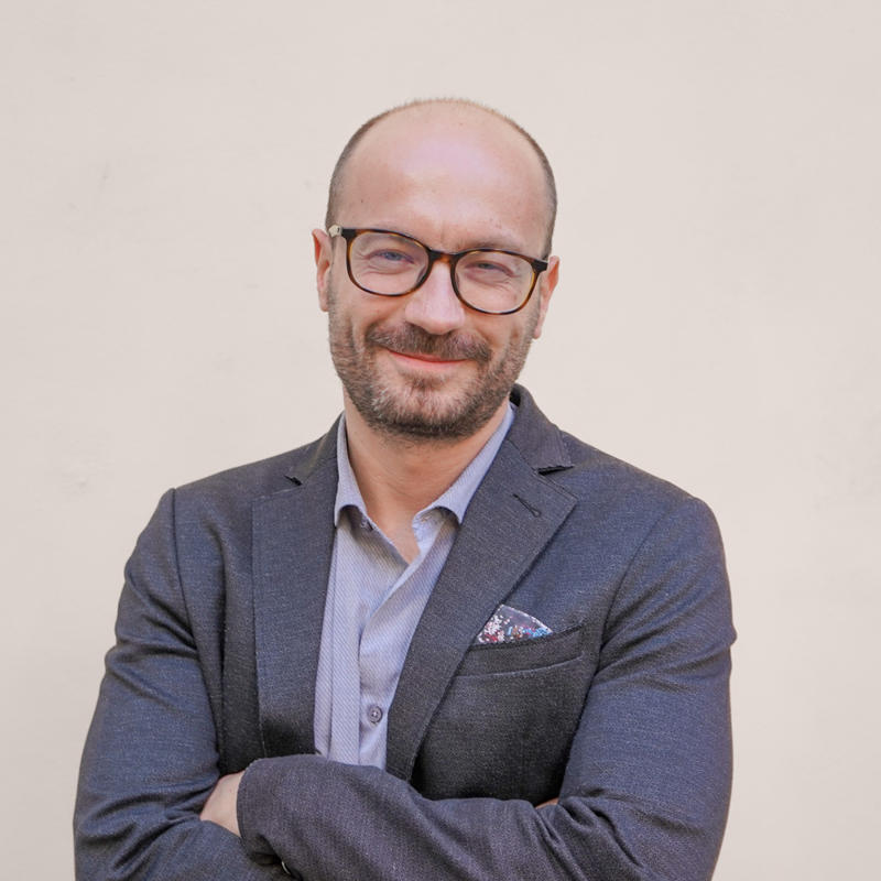 Portrait picture of Elvin Nuri