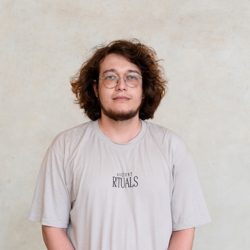 Portrait picture of Onur Eren