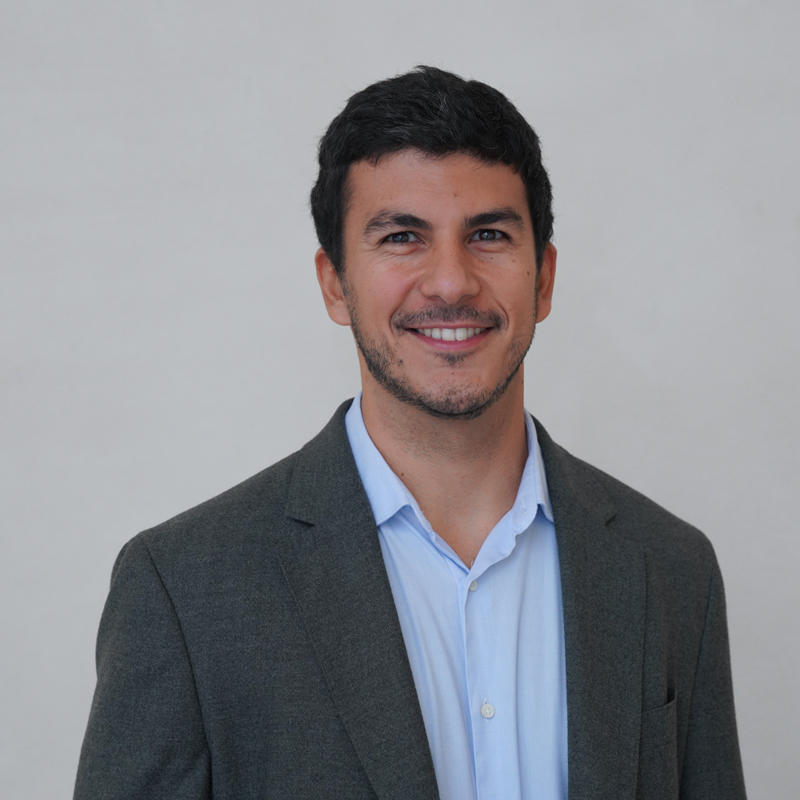 Portrait picture of Francisco De Abreu Duarte