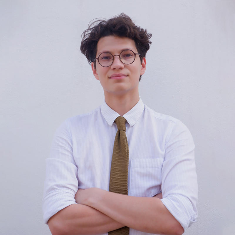 Portrait picture of Konrad Gergely