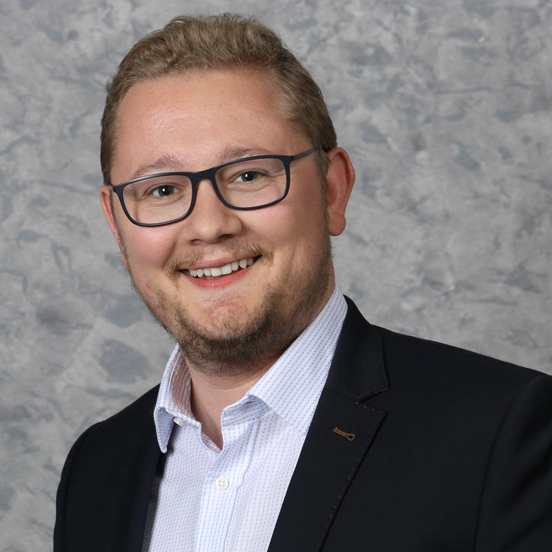 Portrait picture of Marius Gruenewald
