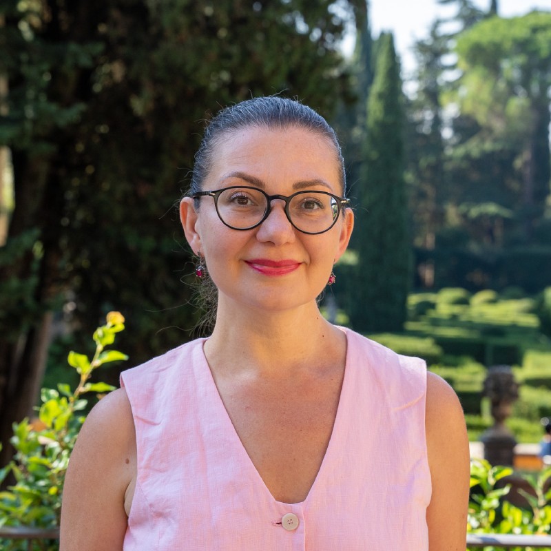 Portrait picture of Irina Bondarevska
