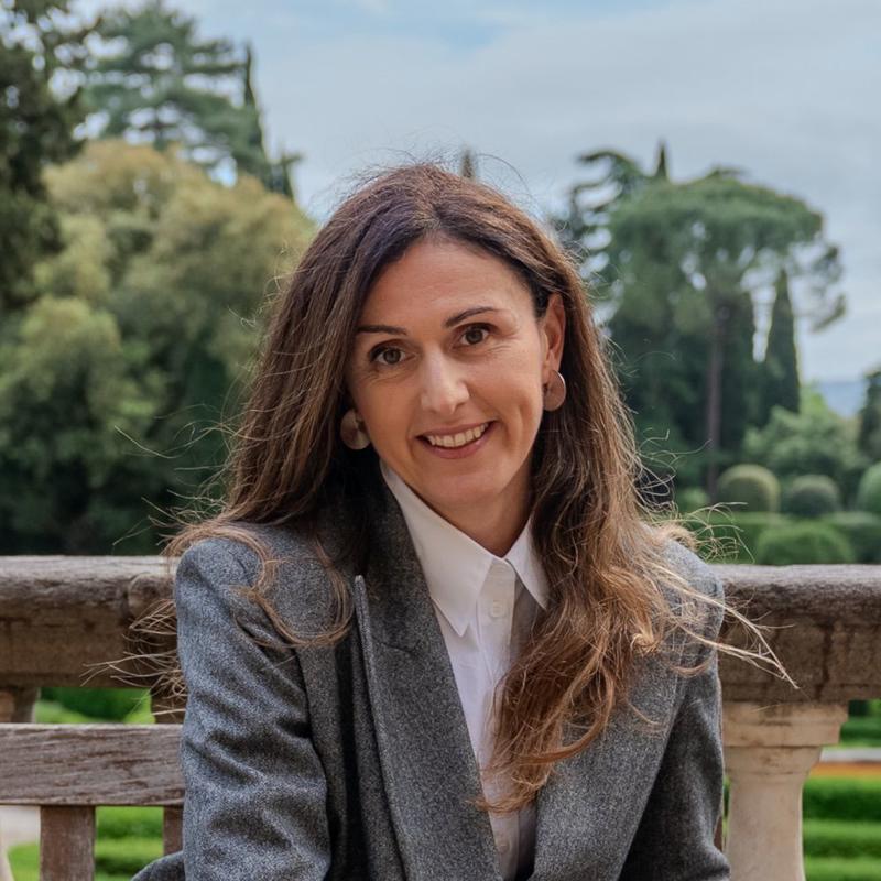 Portrait picture of Jelena Dzankic