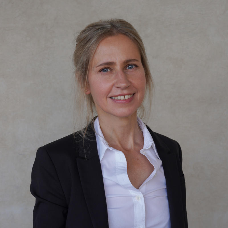 Portrait picture of Urska Sadl