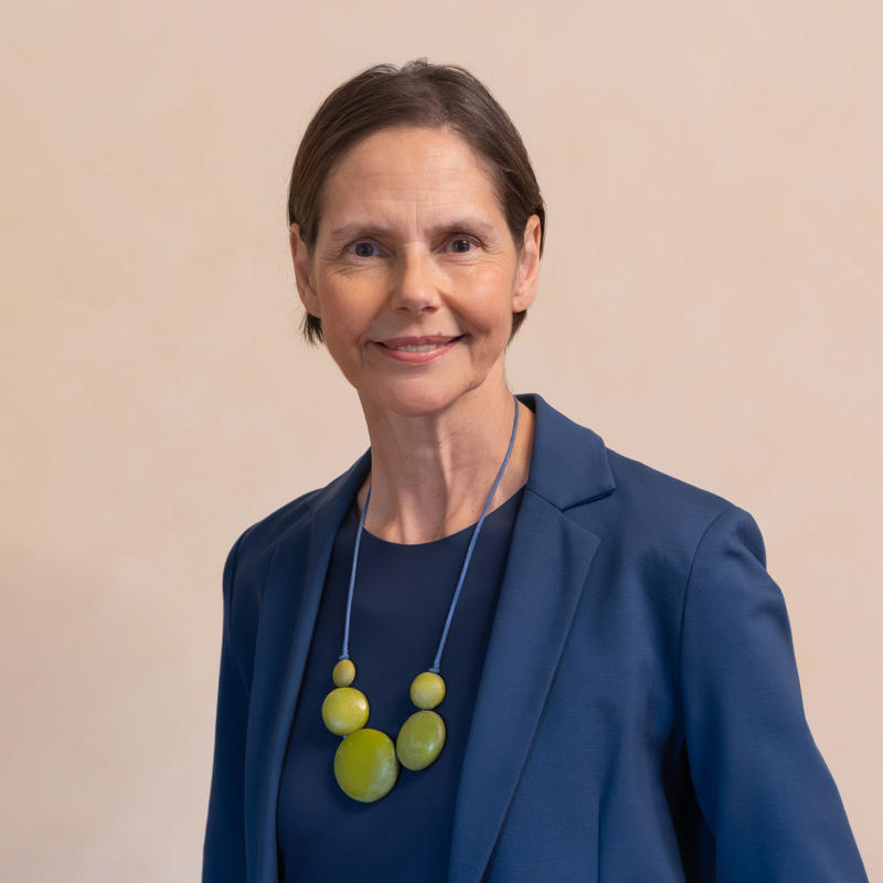 Portrait picture of Johanna Mair