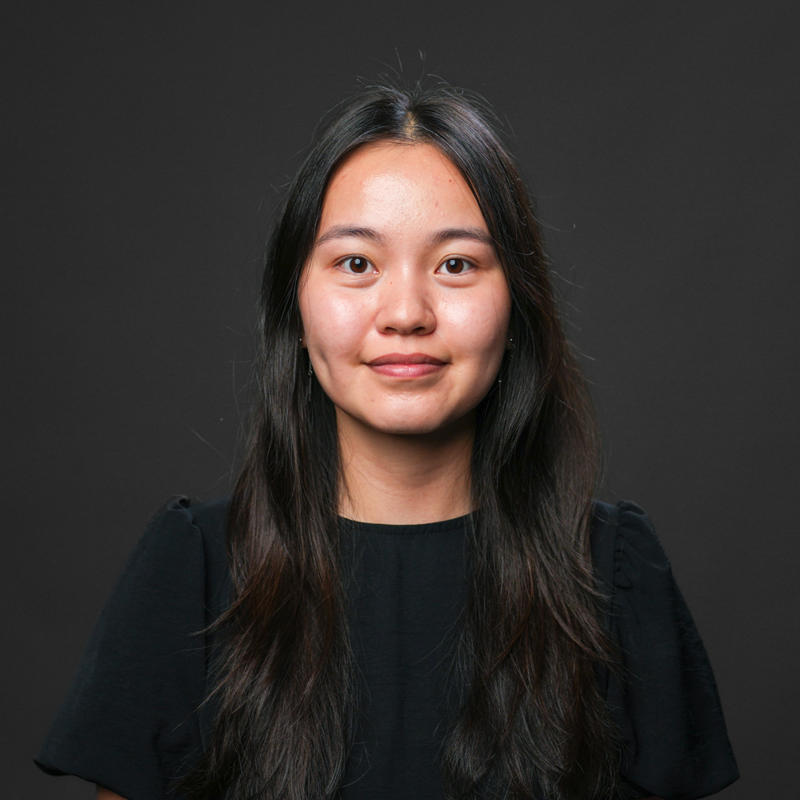 Portrait picture of Karina Adamova