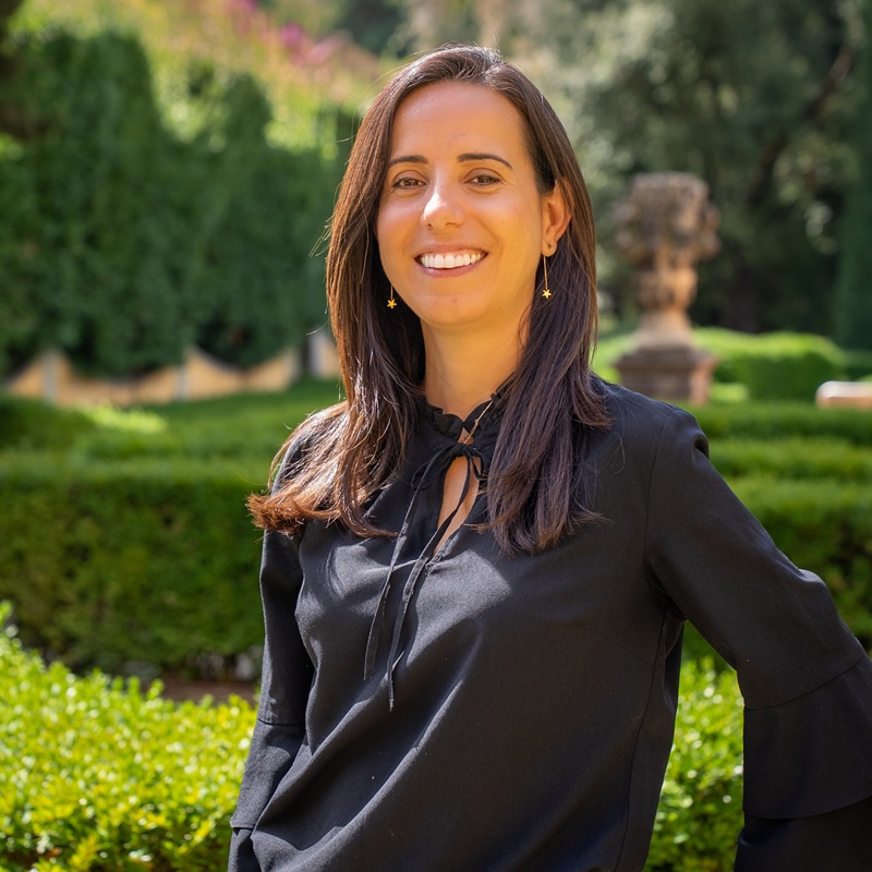 Portrait picture of Karina Edde