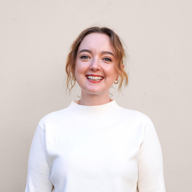 Portrait picture of Lara Connaughton
