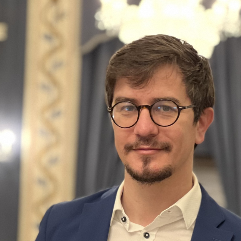 Portrait picture of Juan Mayoral