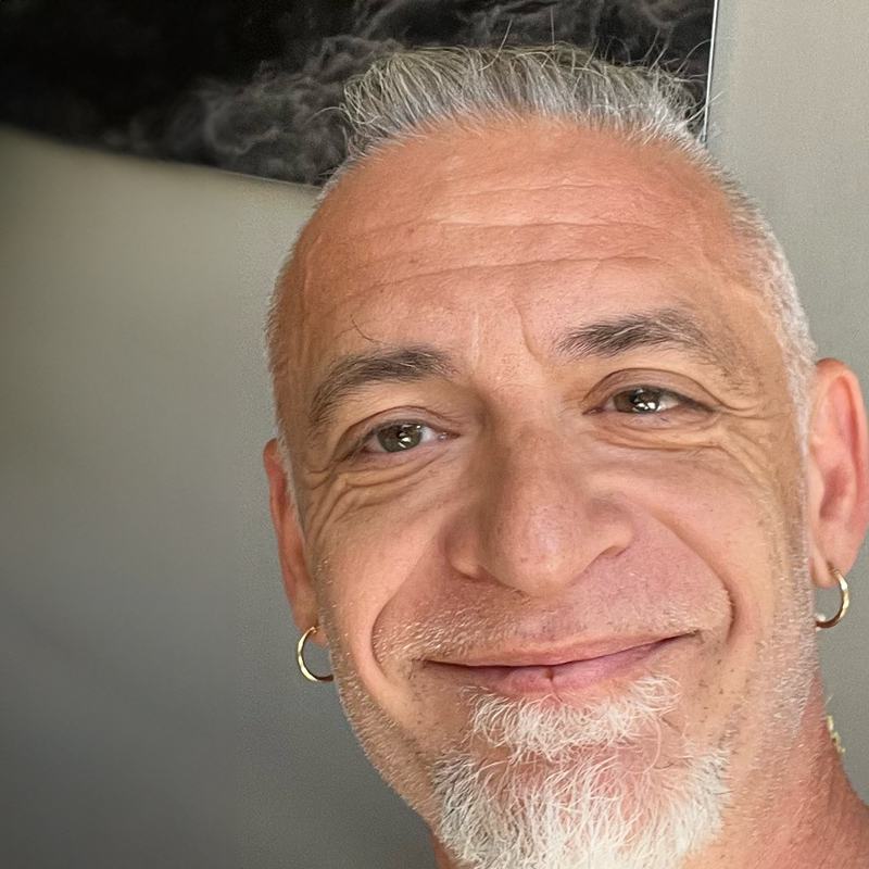 Portrait picture of Matthew Mitchell