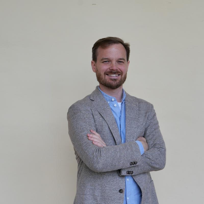 Portrait picture of Tobias Grohmann