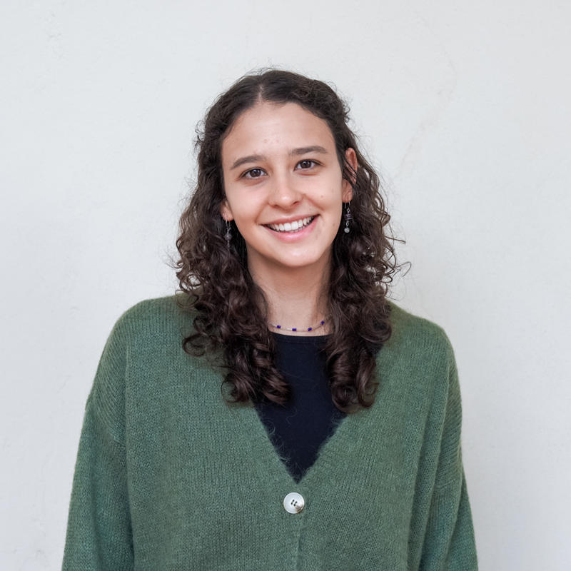 Portrait picture of Sara Cal