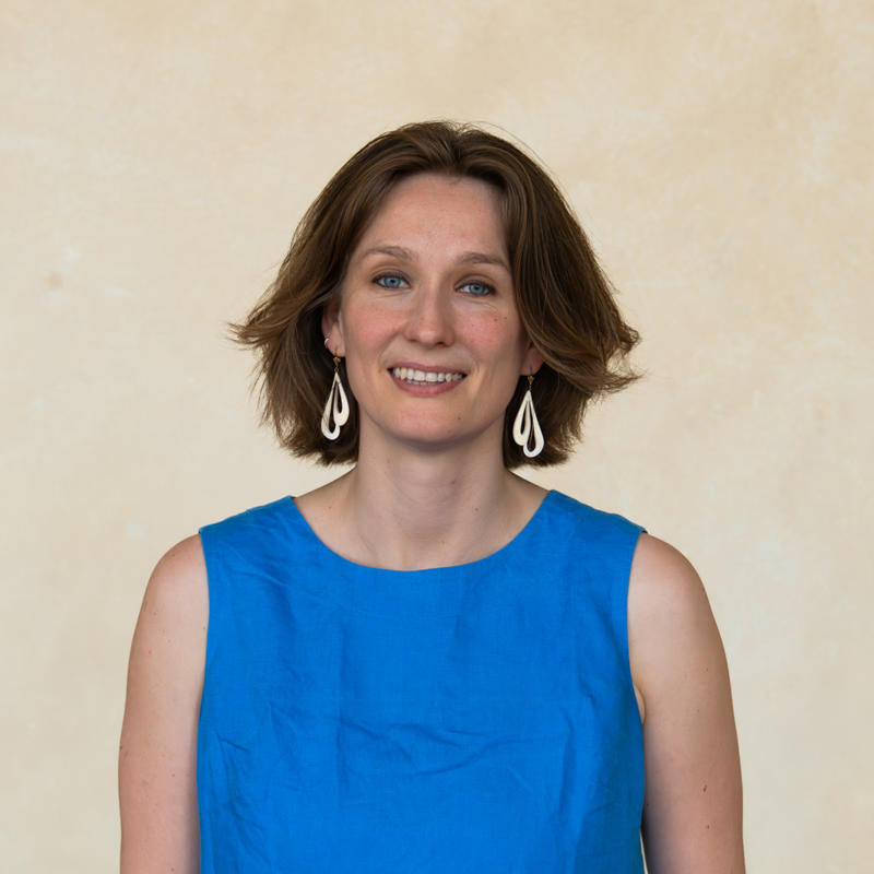 Portrait picture of Julia Schweers