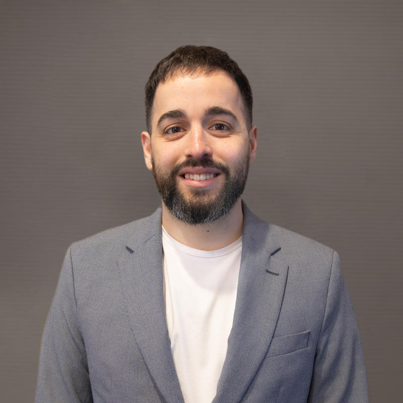 Portrait picture of Sergio Acuña