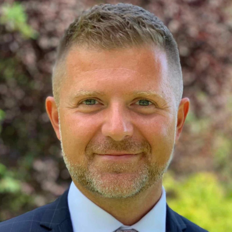 Portrait picture of Steven Truxal