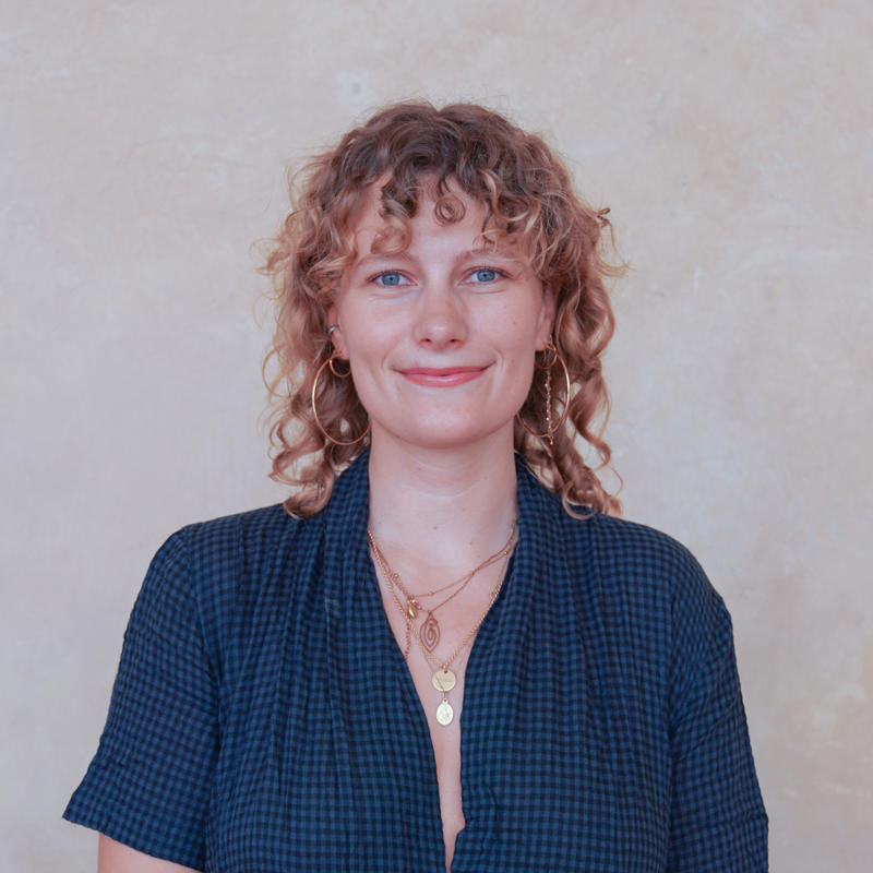 Portrait picture of Theresa Manz