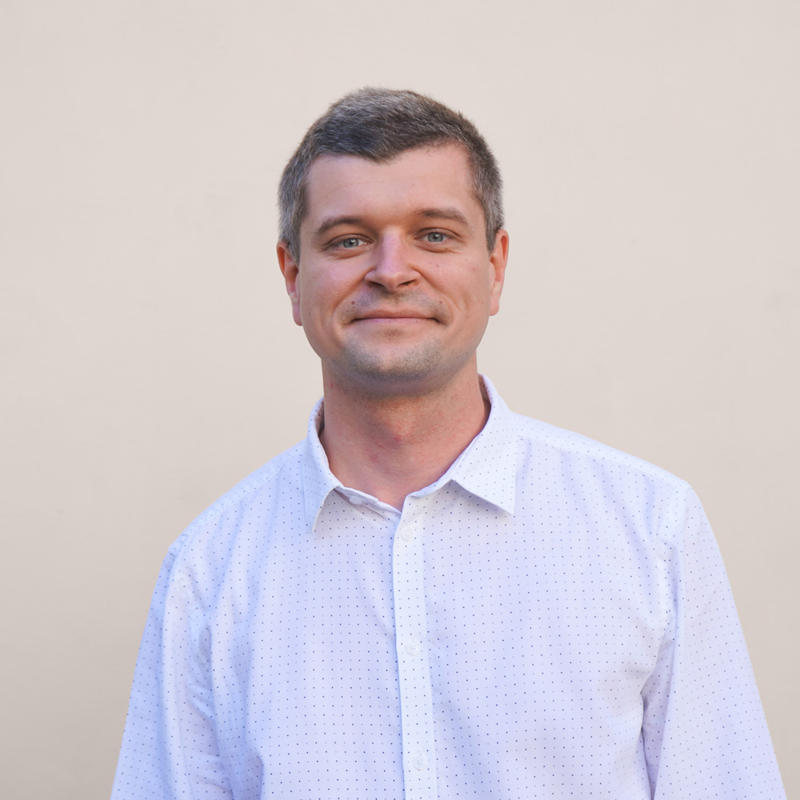 Portrait picture of Tomasz Kowal